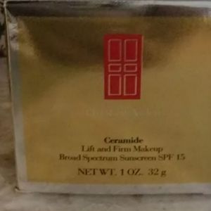 Elizabeth Arden make up set